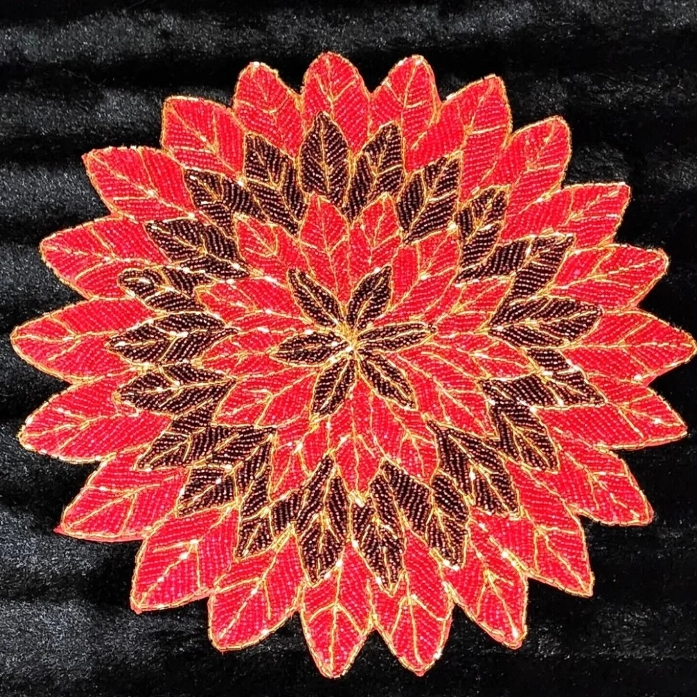x4 Nicole Miller Red & Gold POINSETTIA Sparkly Beaded Placemats Chargers New